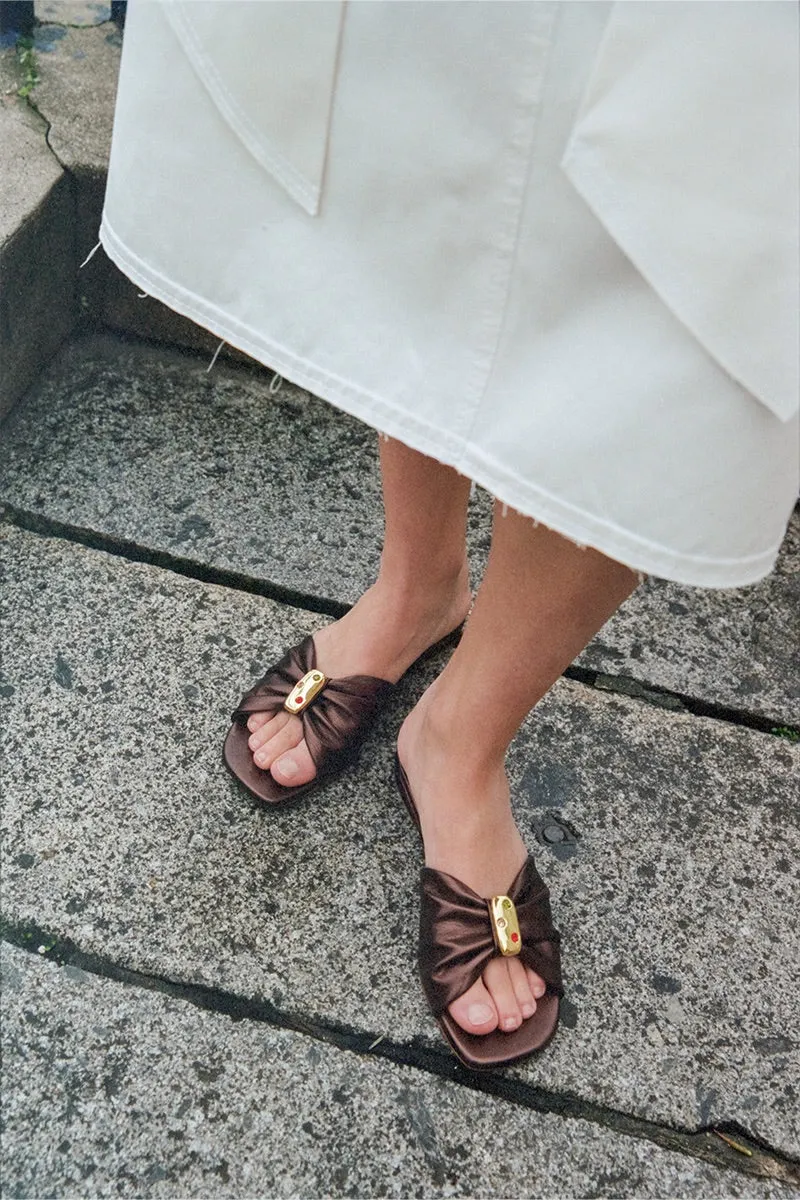 AMELIE COFFEE SLIPPERS
